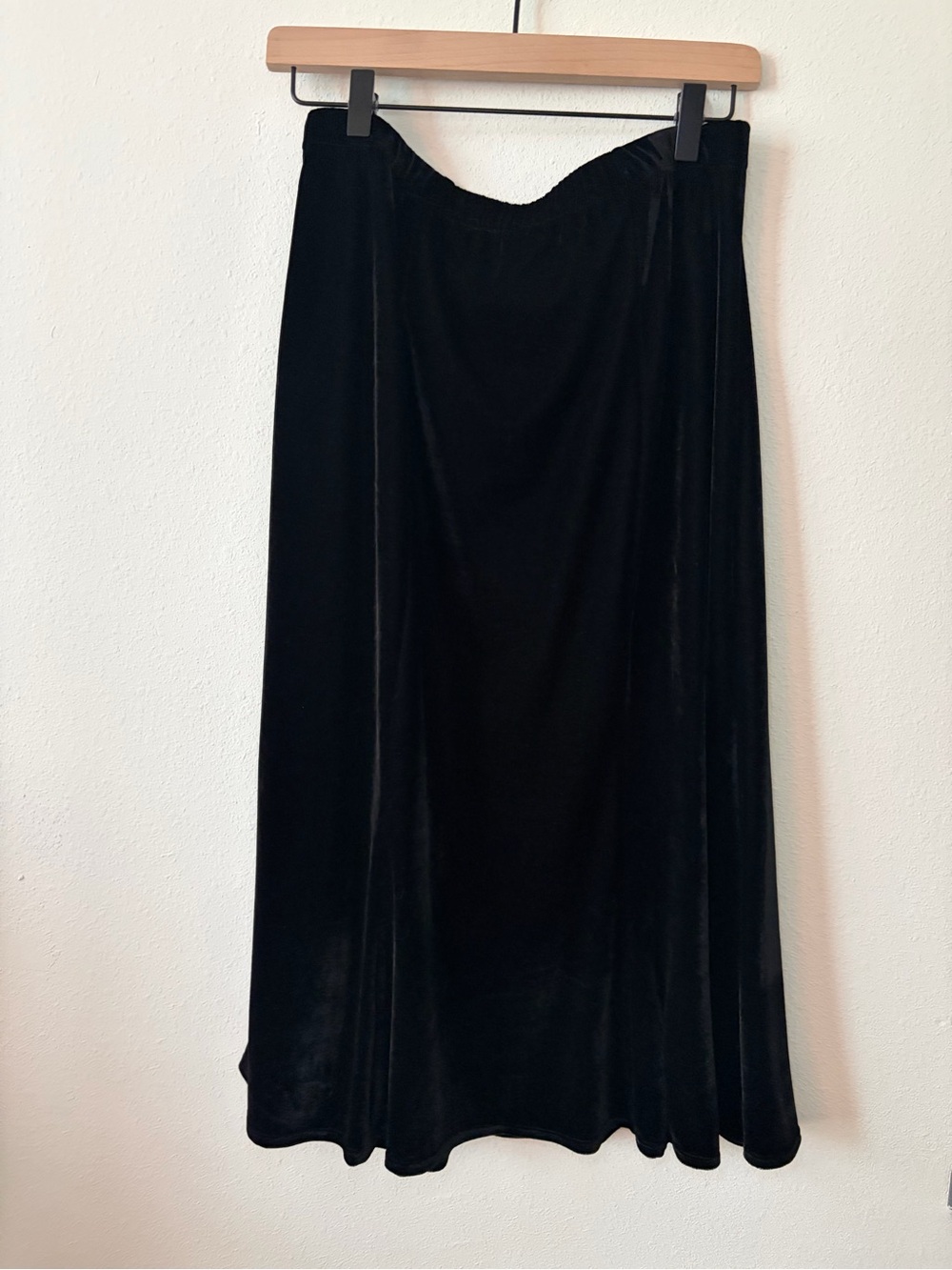 Notations Women’s Large Black Velvet Midi Skirt Stretch Pull On Elastic Waist
